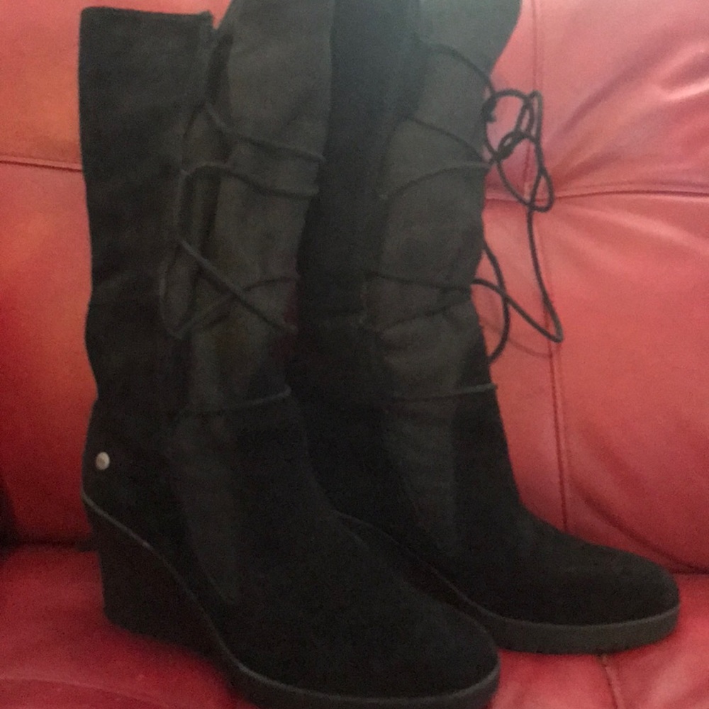 NWOT ugg boots size 9